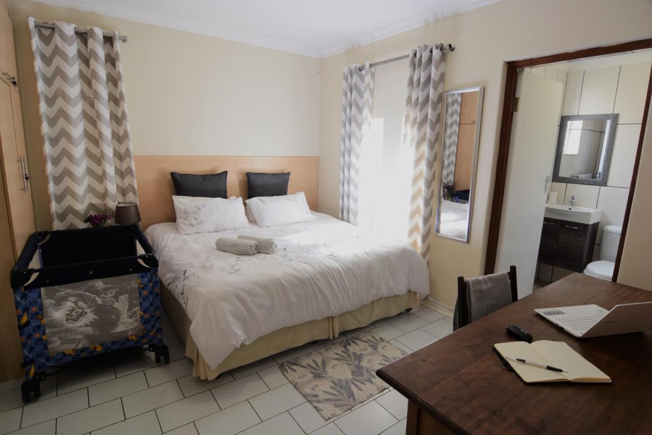 Pta East Guest House Pretoria-Noord Exterior foto
