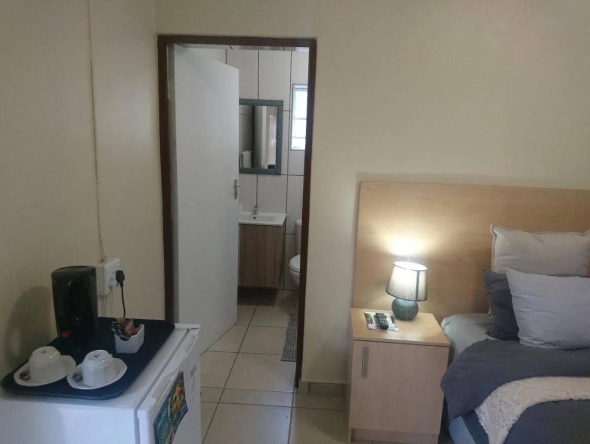 Pta East Guest House Pretoria-Noord Exterior foto