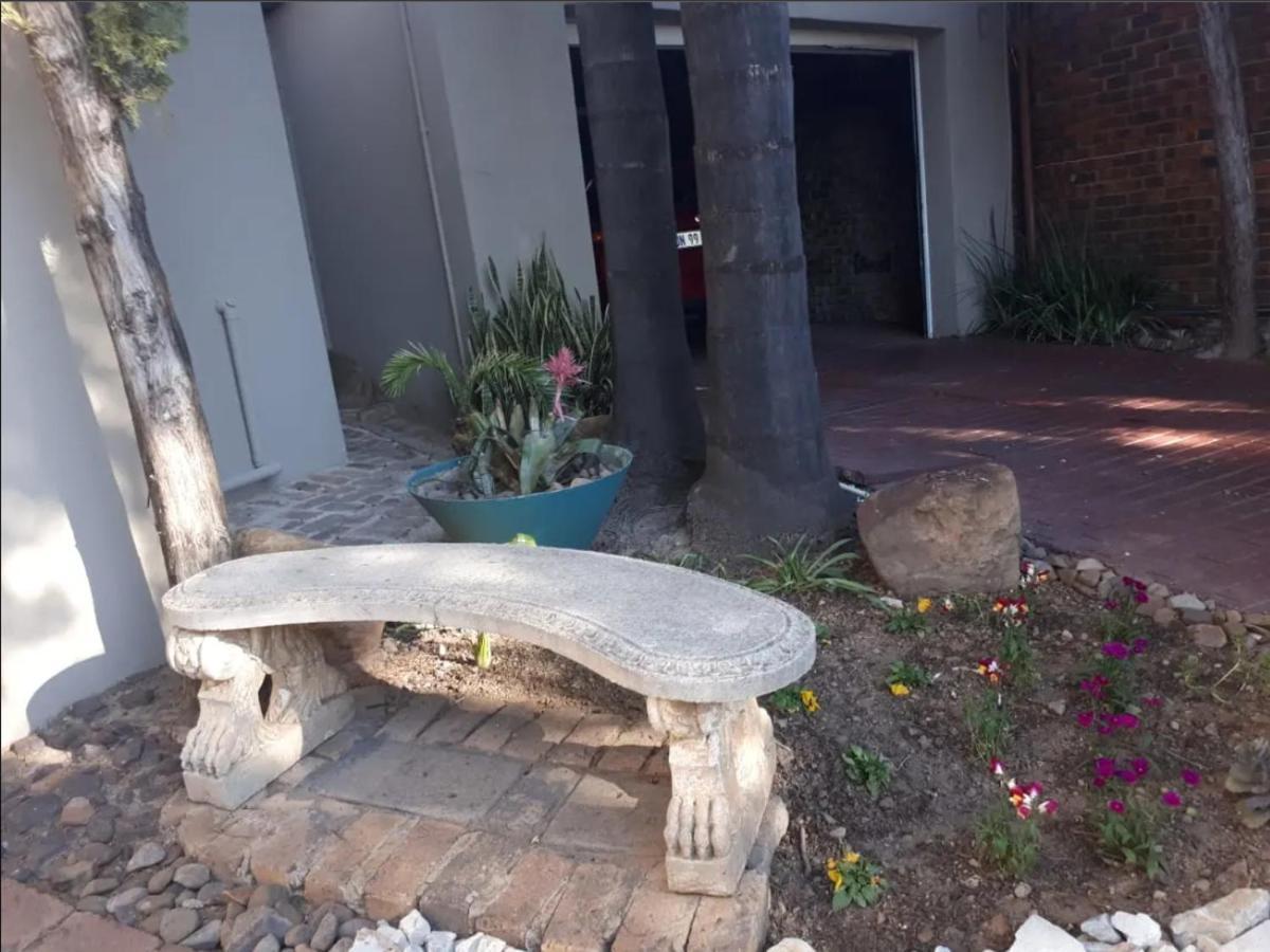Pta East Guest House Pretoria-Noord Exterior foto